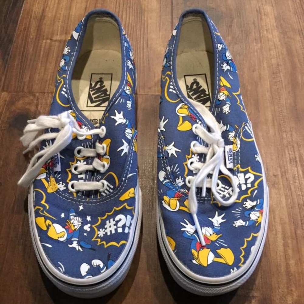 Donald Duck Vans size 6.5